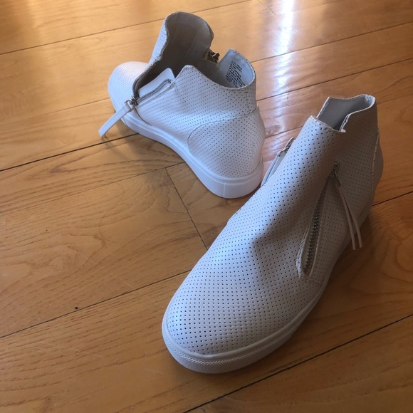 Steve Madden white shoes - Picture 4 of 4